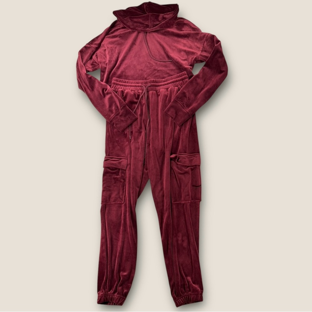 Fashion Nova Burgundy Velour Track Suit‎
